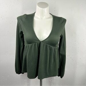 ALYA Green V-Neckline Ribbed Long Sleeve Peplum Top L